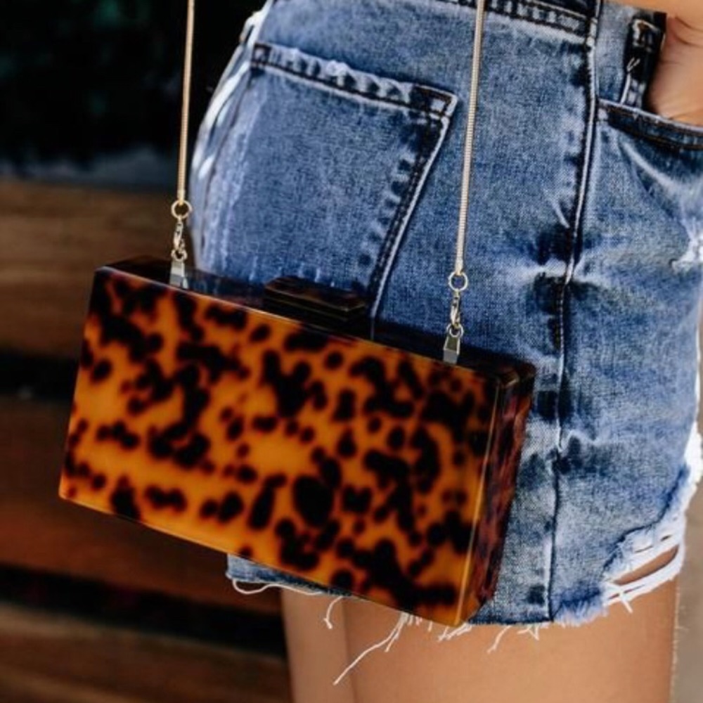 🆕 Vici - acrylic box clutch/crossbody